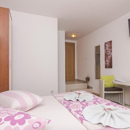 Apartments With A Parking Space Brela, Makarska - 11687 Chambre photo