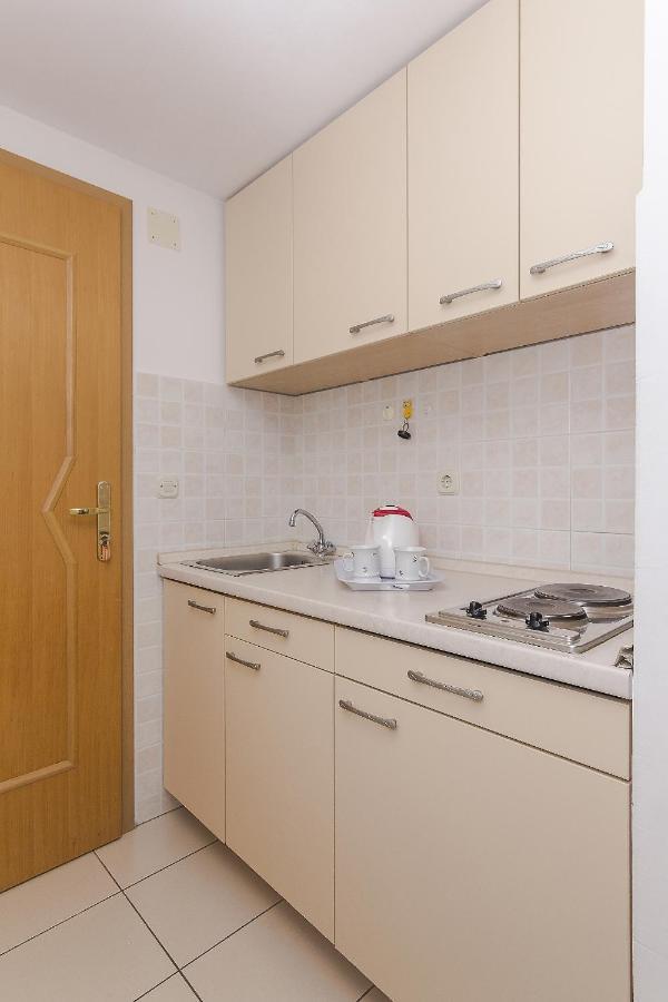Apartments With A Parking Space Brela, Makarska - 11687 Extérieur photo