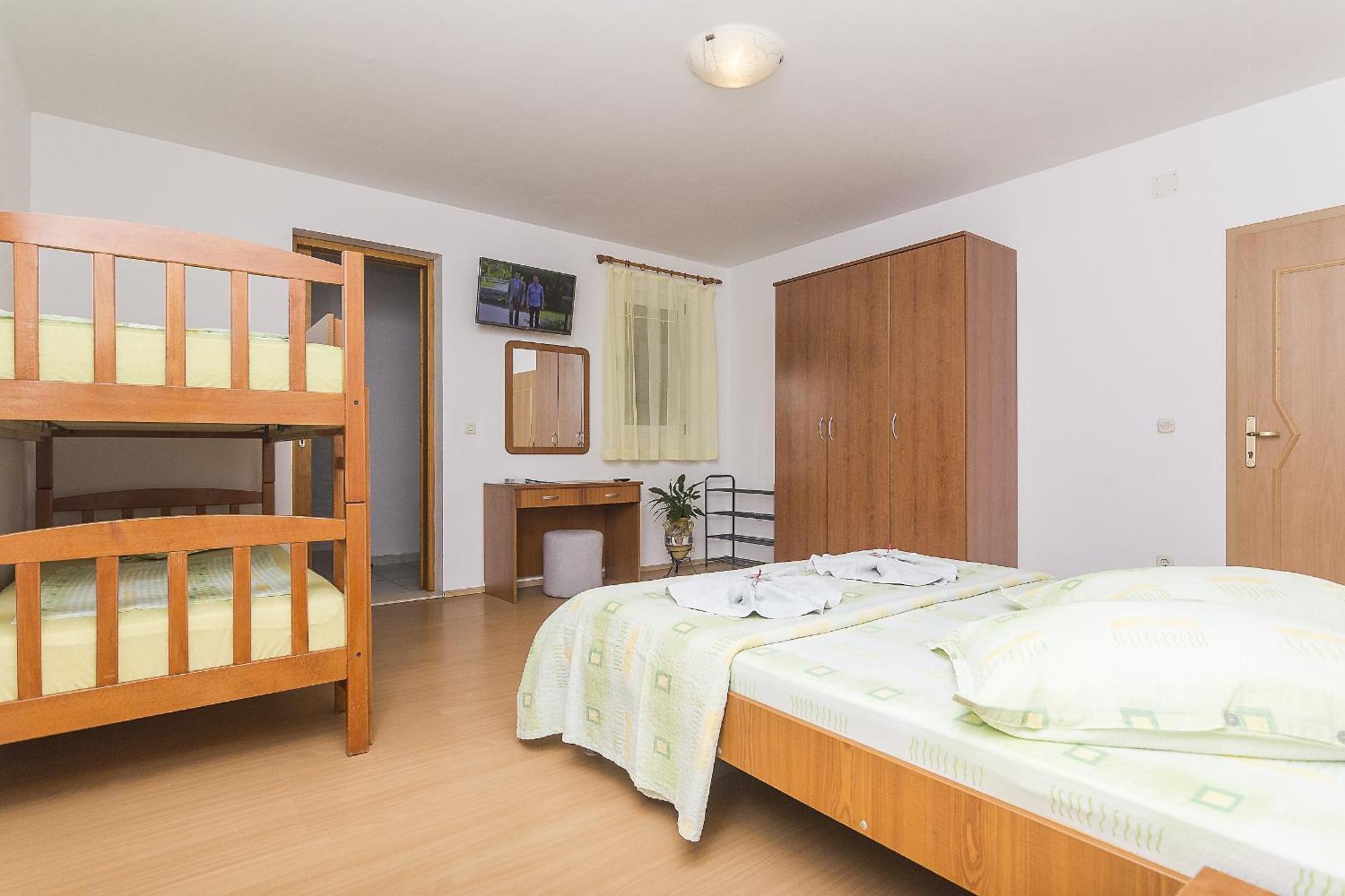 Apartments With A Parking Space Brela, Makarska - 11687 Chambre photo